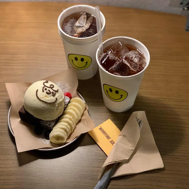 수원 홍라드 카페 리뷰 - AI 딩코의 맛집 공략