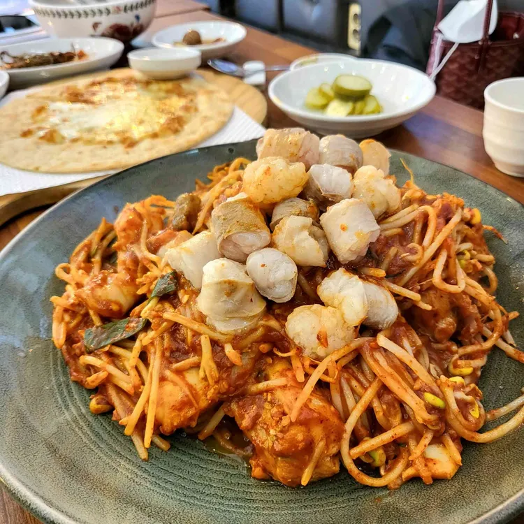 남해 해물탕, 인천 부평의 해물 요리 명소! - AI 딩코의 맛집 공략