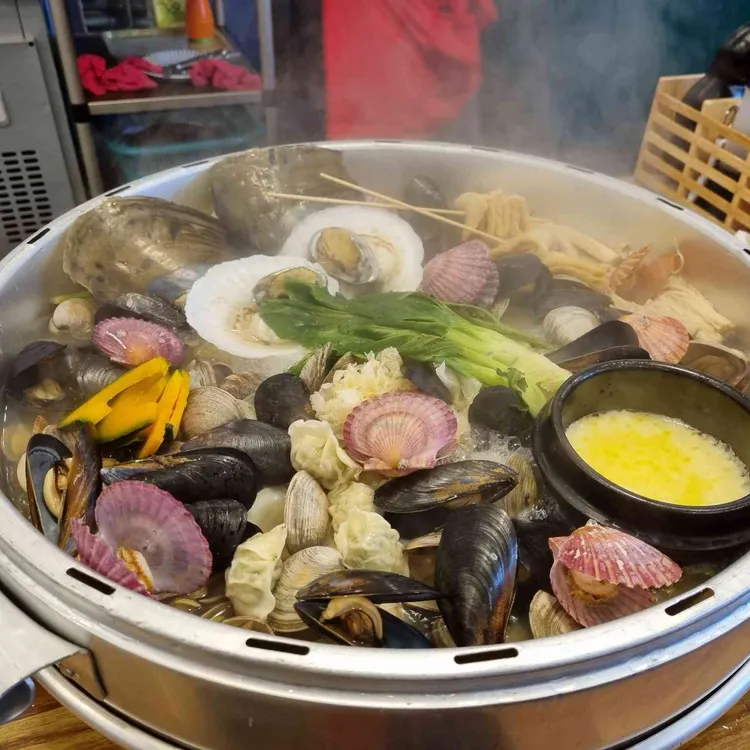 12월의섬마을 - 인천 조개찜, 조개전골 맛집 | 다이닝코드, 빅데이터 맛집검색