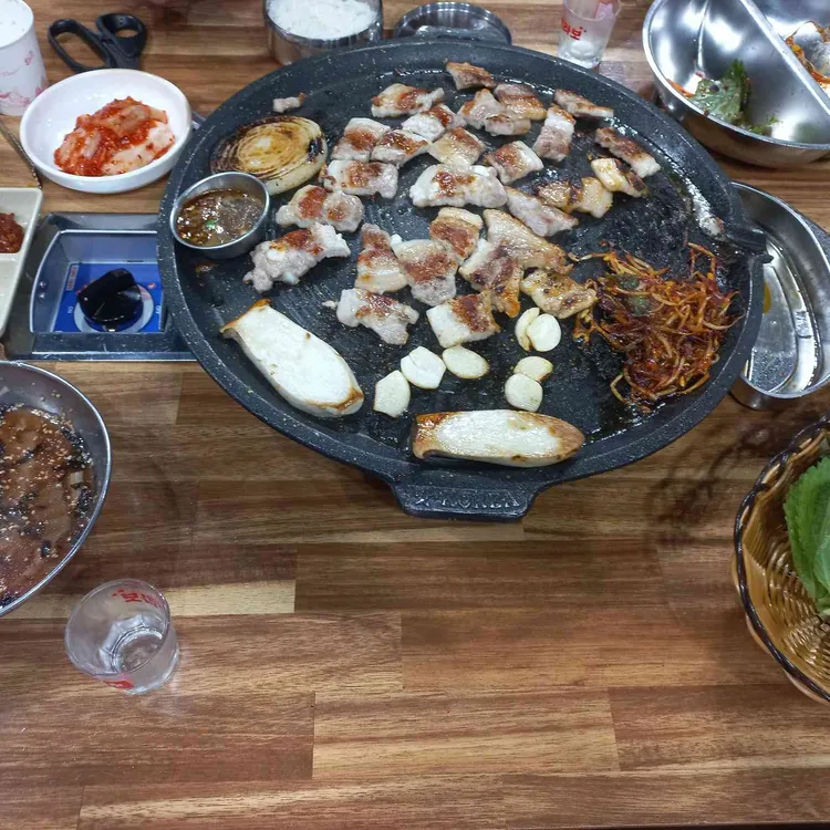 대박솥뚜껑삼겹살 대표 사진