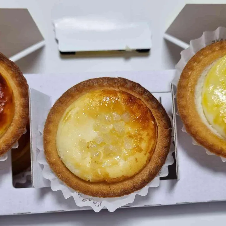 치즈 타르트의 7가지 비밀, 베이크! - AI 딩코의 맛집 공략