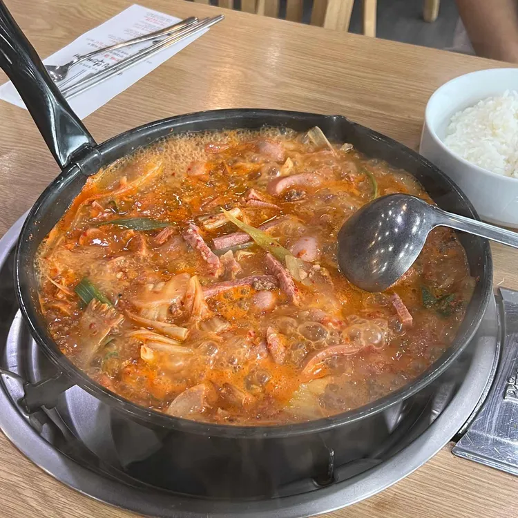 최네집 부대찌개 대표 사진