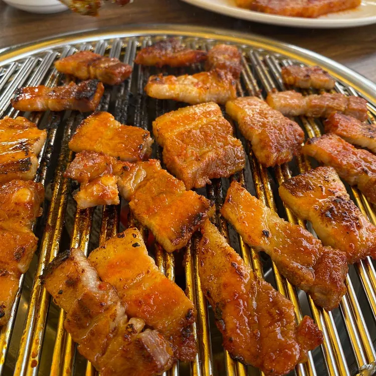 양지말 화로구이, 홍천의 숨겨진 보석! - AI 딩코의 맛집 공략