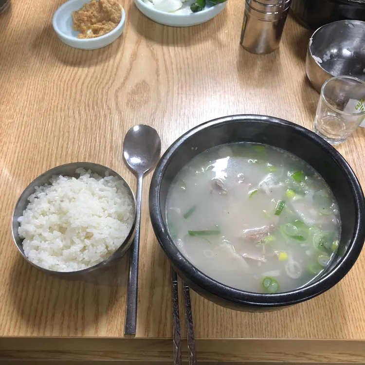 장수돼지국밥 대표 사진