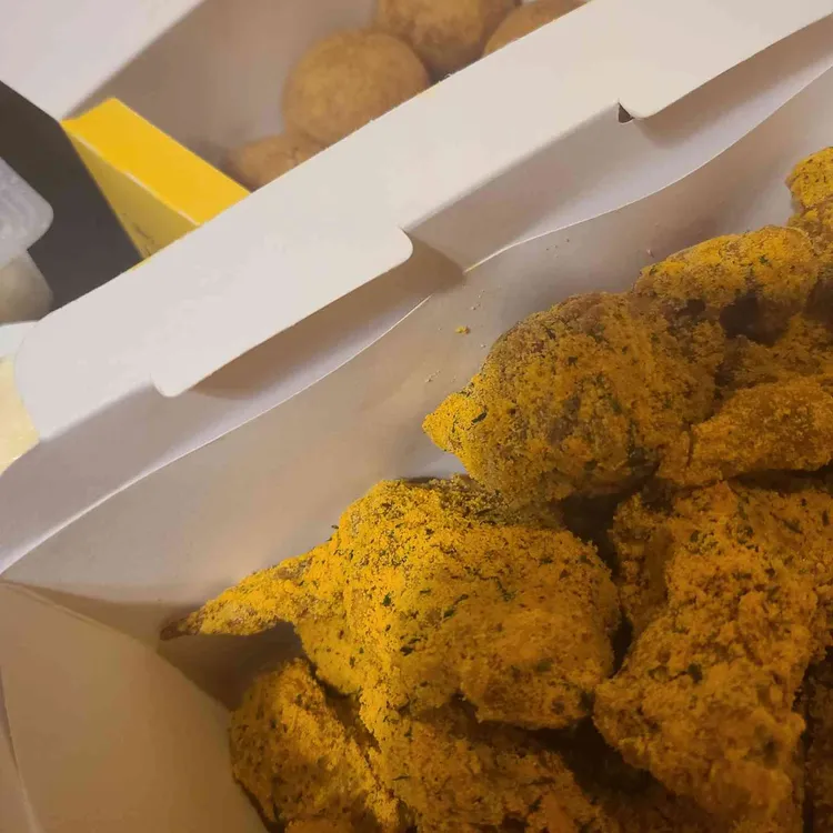 BHC 대표 사진