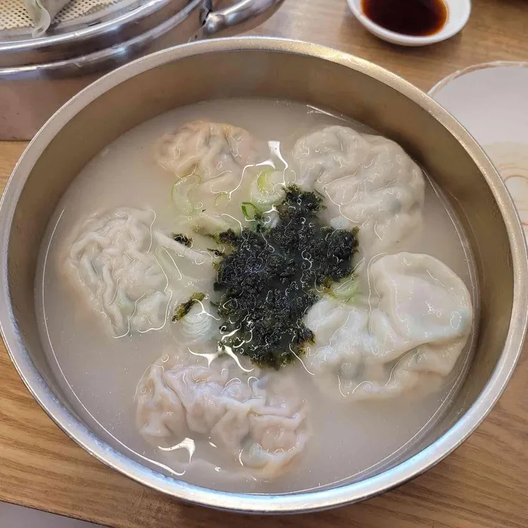 본정 손만두 대표 사진