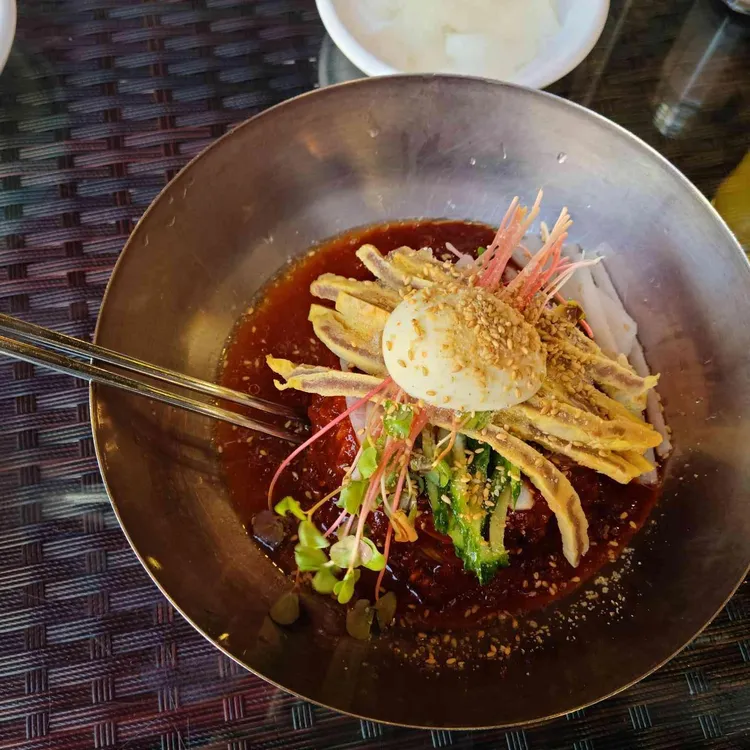 해운대 해수욕장 앞 밀면의 찐맛집, 고메밀면 - AI 딩코의 맛집 공략