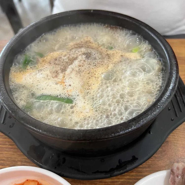 첫번째가마솥순대국 대표 사진