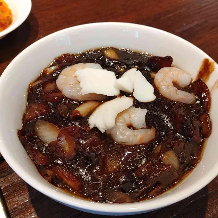 취홍 대표 사진