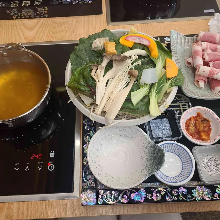 1인 혼밥의 완성! 삼청동샤브의 매력에 퐁당 - AI 딩코의 맛집 공략