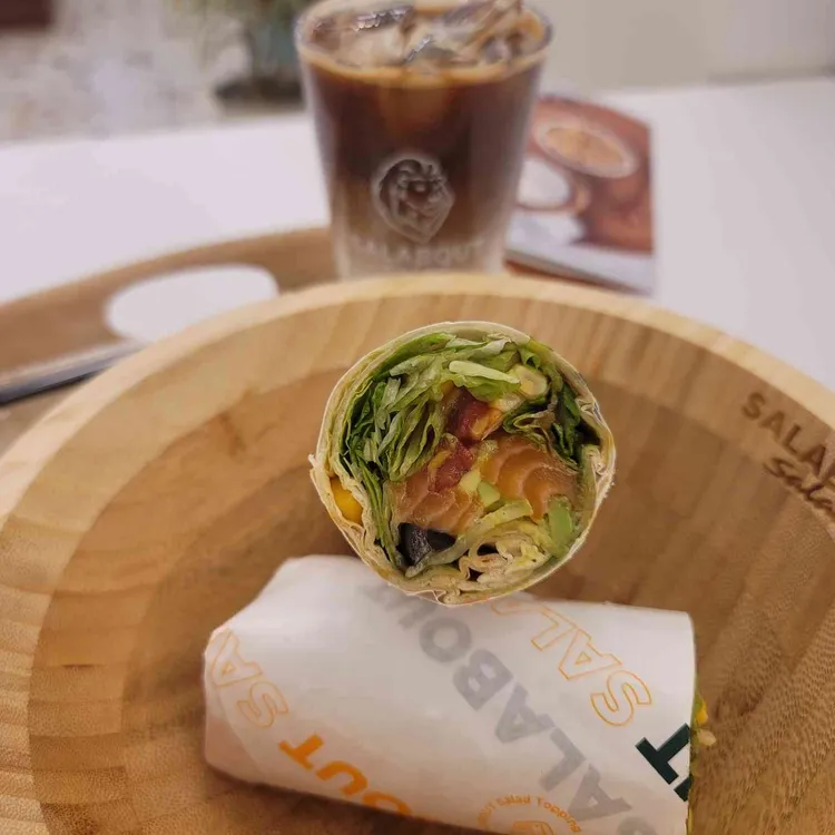 샐러바웃 대표 사진