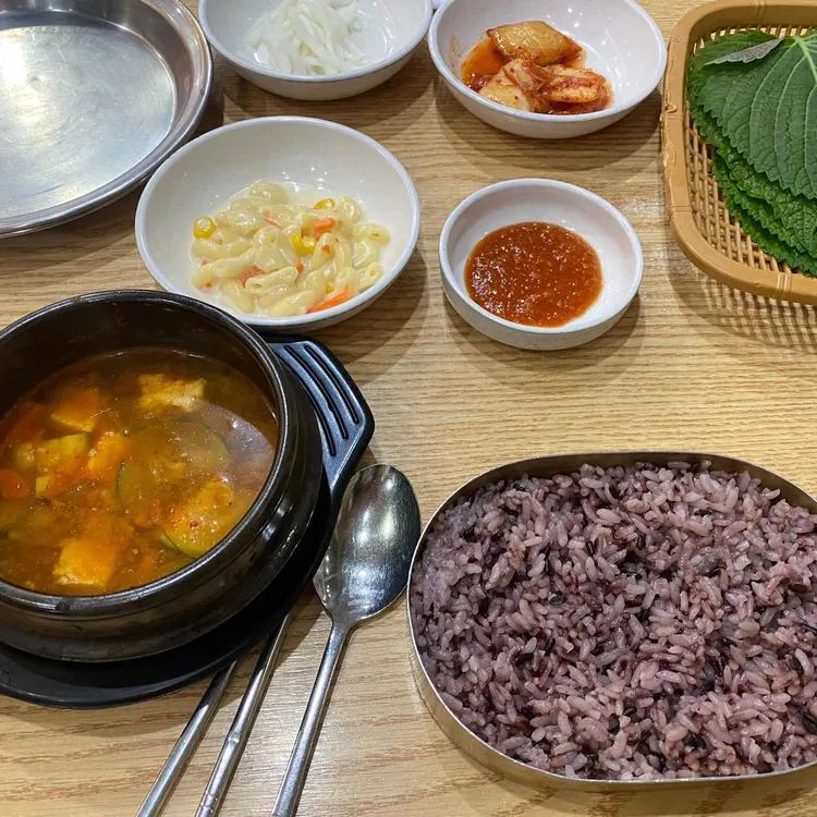 강남역 딸부자네 불백, 혼밥러들의 핫플레이스! - AI 딩코의 맛집 공략