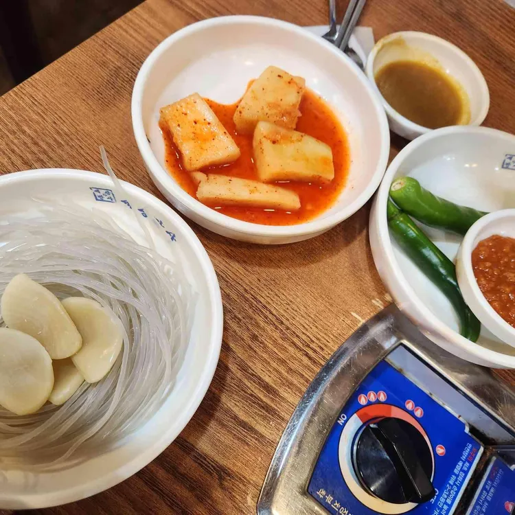 세상만사 감자탕 대표 사진