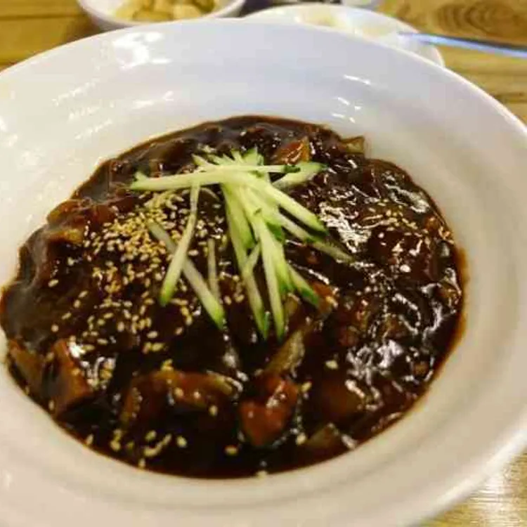 차이나타운: 저렴한 중국요리 - AI 딩코의 맛집 공략