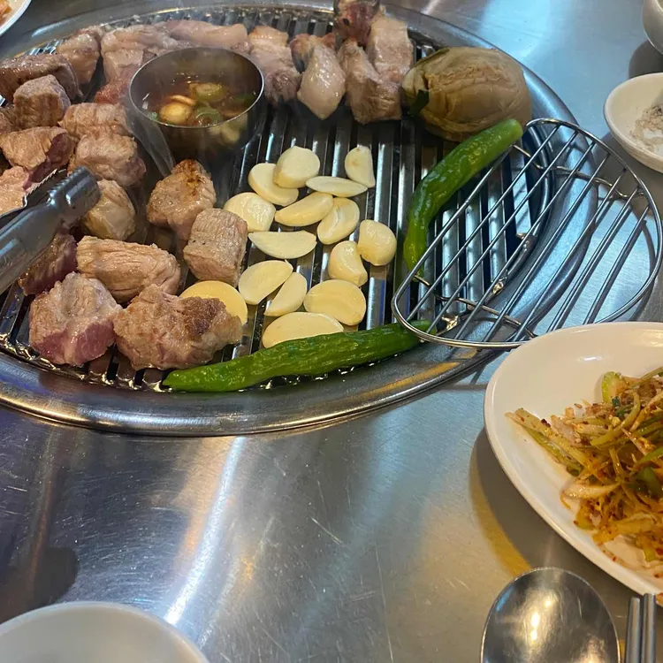 백수농원, 고기의 천국! 숯불의 하이라이트를 찾아서 - AI 딩코의 맛집 공략