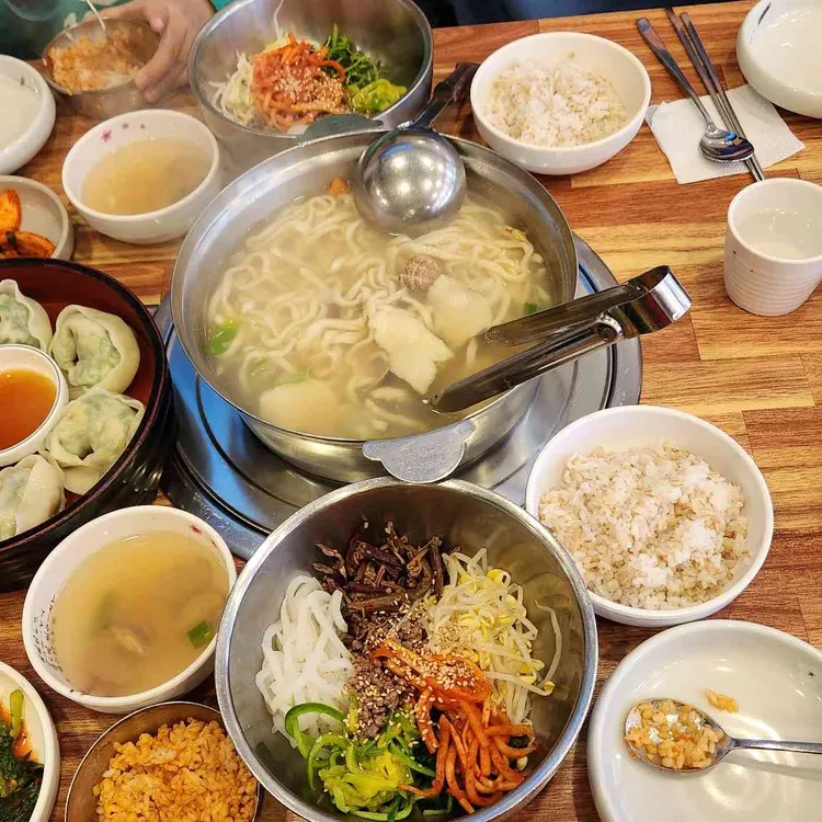 방화초록동원칼국수 대표 사진