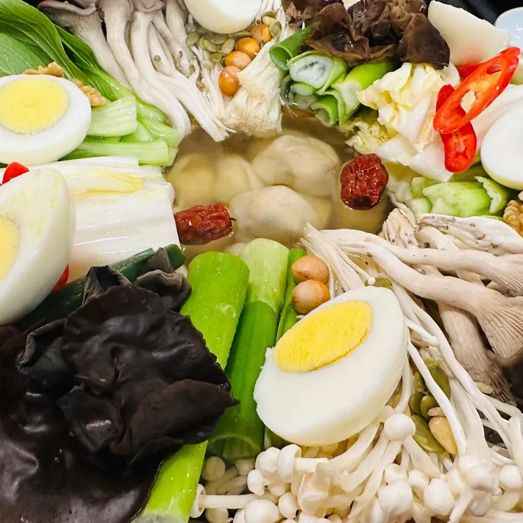 여의도의 만두명가, 진진의 어복쟁반과 손만두떡국 - AI 딩코의 맛집 공략