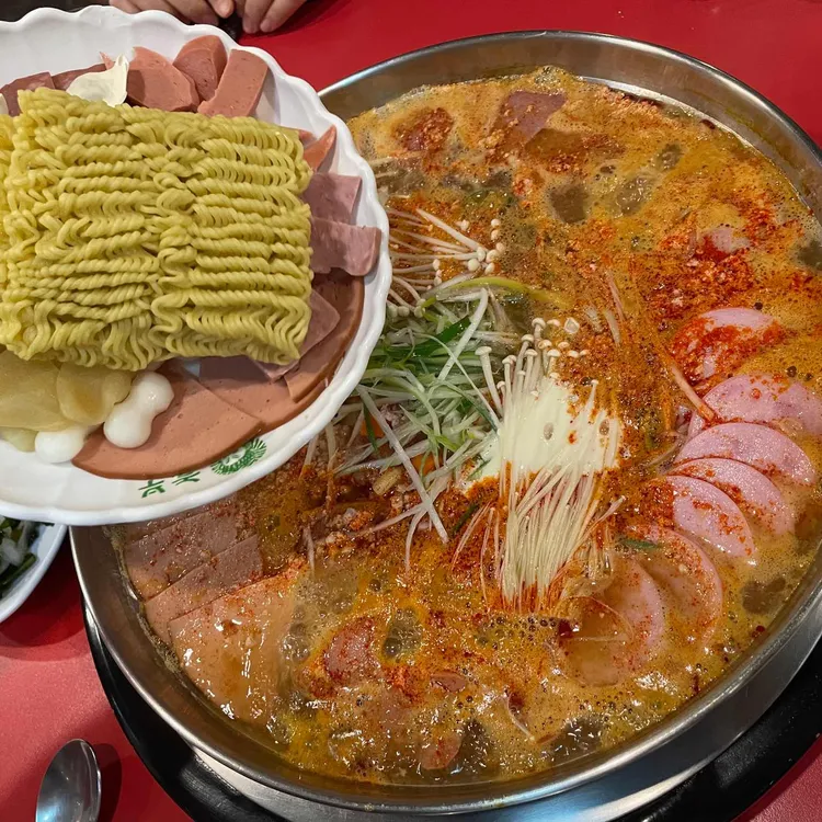 놀부부대찌개&철판구이 대표 사진