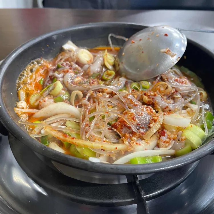 부산의 숨겨진 보석, 원조할매낙지 - AI 딩코의 맛집 공략