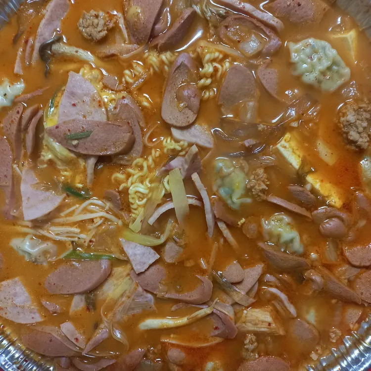 땅스부대찌개 대표 사진