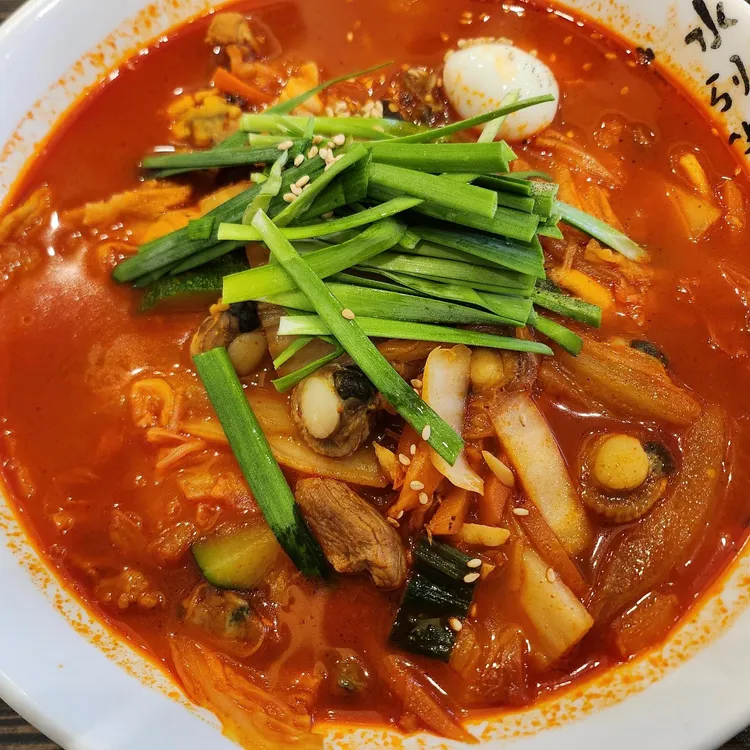 매운맛 선택의 자유! 짬뽕지존 송파점 - AI 딩코의 맛집 공략