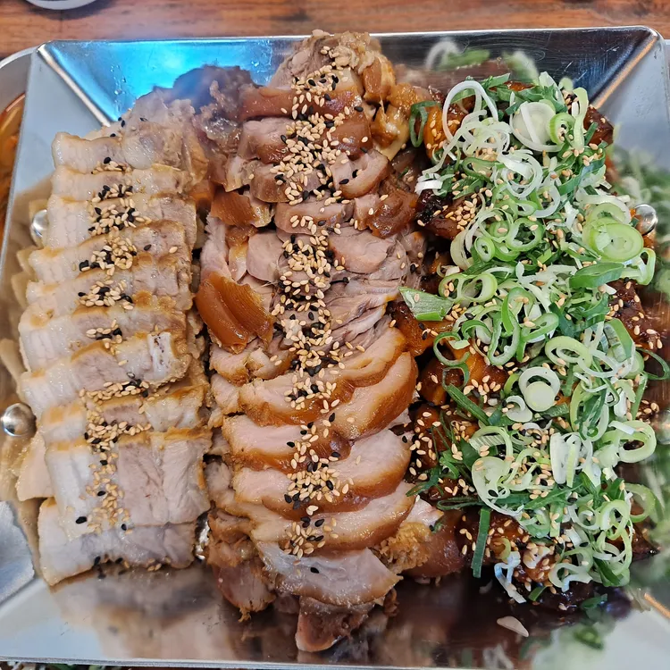 귀족 대표 사진
