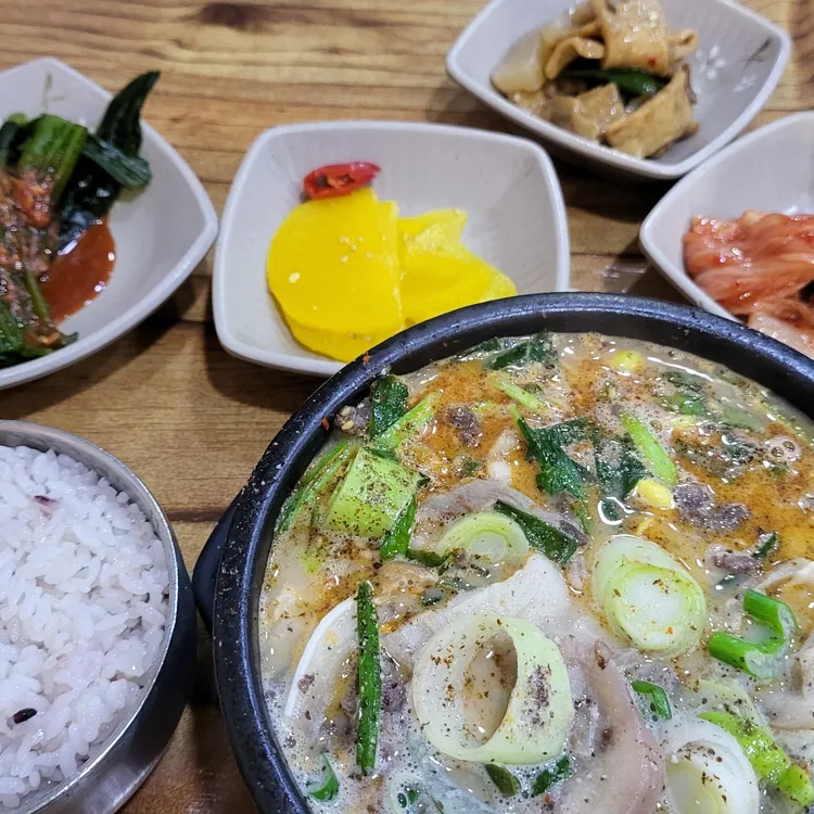 돈애랑장터순대국감자탕 대표 사진