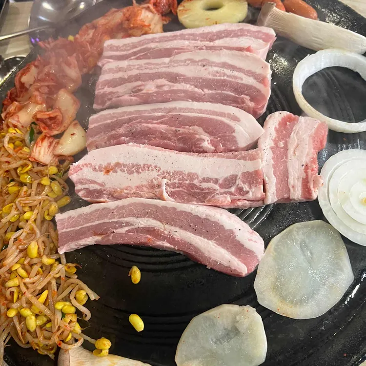 솥뚜껑생삼겹살 대표 사진