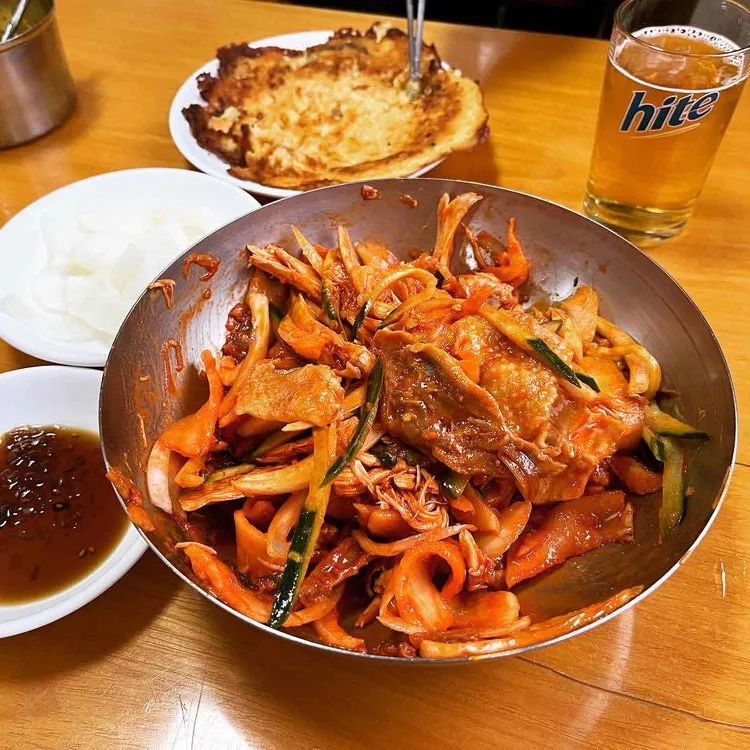 남대문시장의 숨겨진 보석, 백년가게 부원면옥 - AI 딩코의 맛집 공략