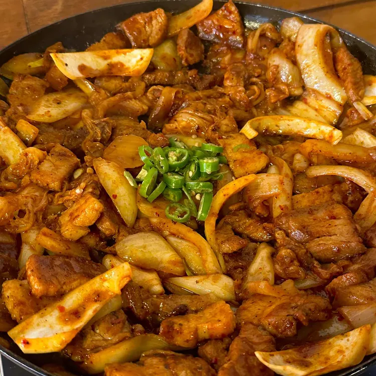 정통집 구리돌다리점 - 구리돌다리 돼지김치구이, 껍데기 맛집 | 다이닝코드, 빅데이터 맛집검색
