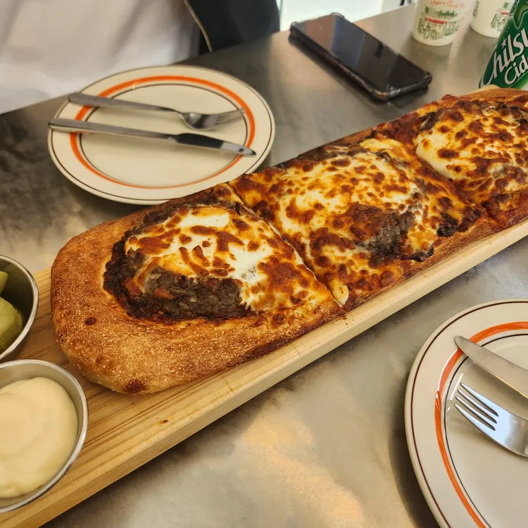 1983 pizza&pub 대표 사진