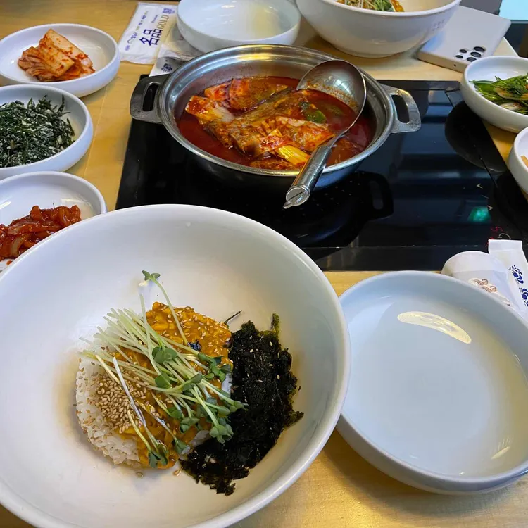 충무집, 봄철 보양식 도다리쑥국과 멍게밥의 맛집 - AI 딩코의 맛집 공략