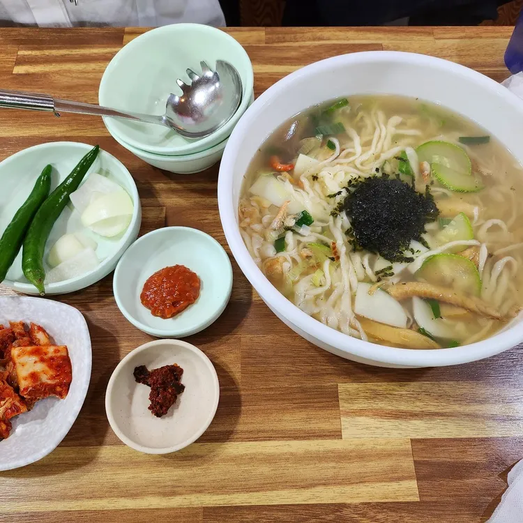 삼돌이해물칼국수 대표 사진