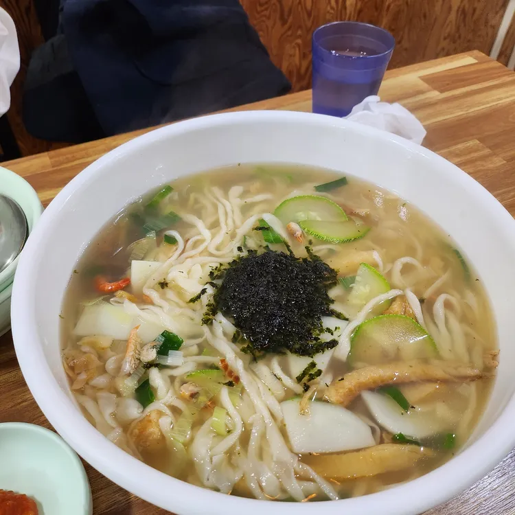 삼돌이해물칼국수 대표 사진
