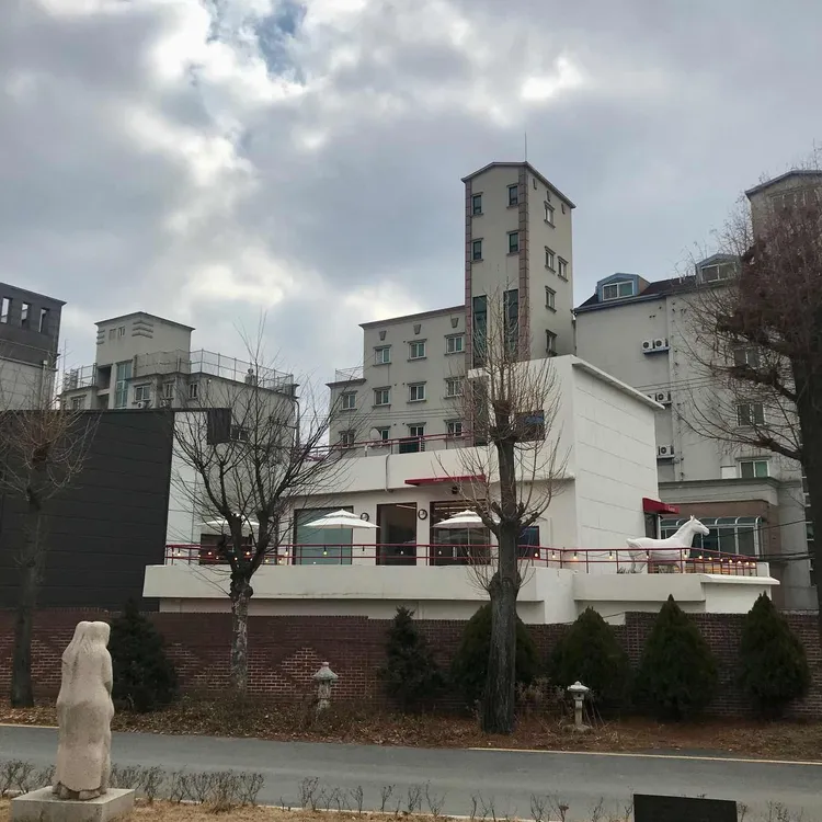 스페이스유 대표 사진