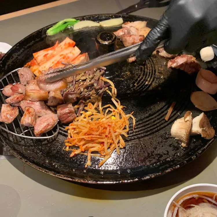 대구 교동 솥뚜껑 고기 맛집 만재네 - AI 딩코의 맛집 공략