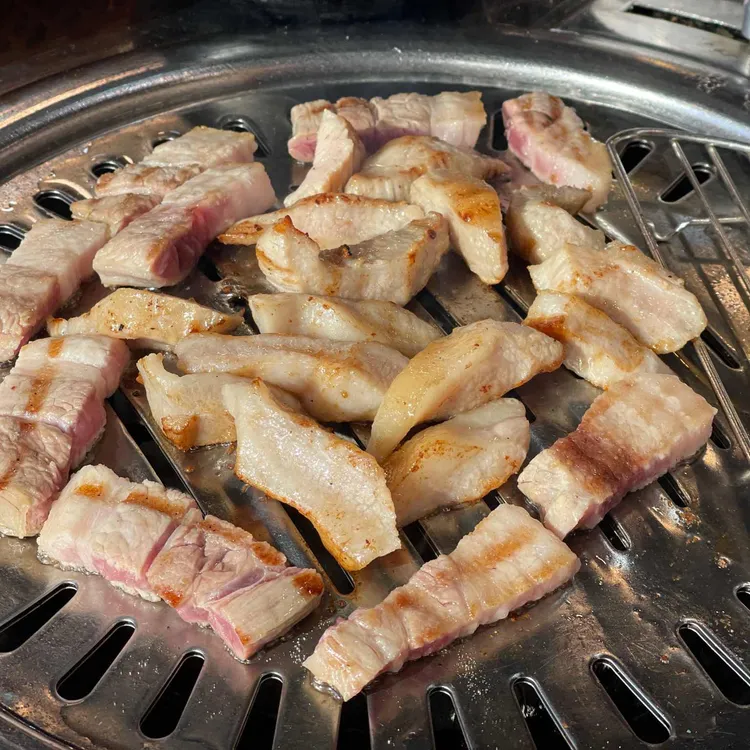 홍익숯불갈비소금구이, 홍대 근처 고기집 추천 - AI 딩코의 맛집 공략