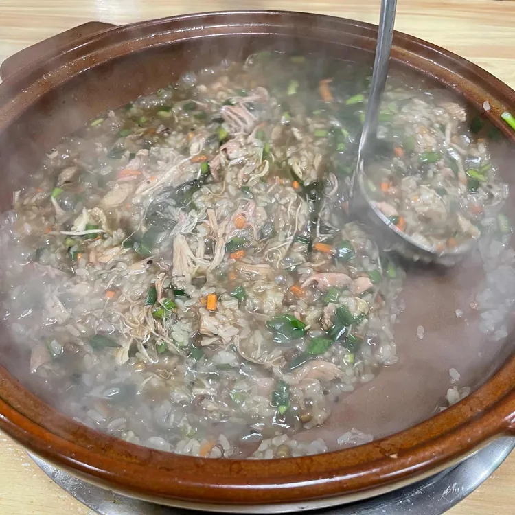 유성옻닭 대표 사진