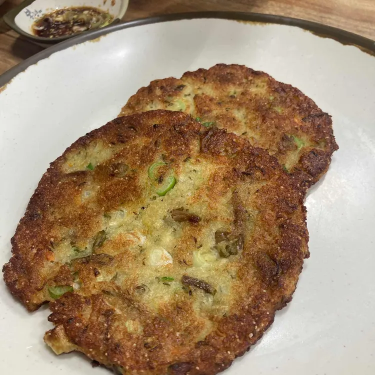 삼척 로컬맛집 봉평막국수, 수육과 감자전의 절묘한 조화! - AI 딩코의 맛집 공략