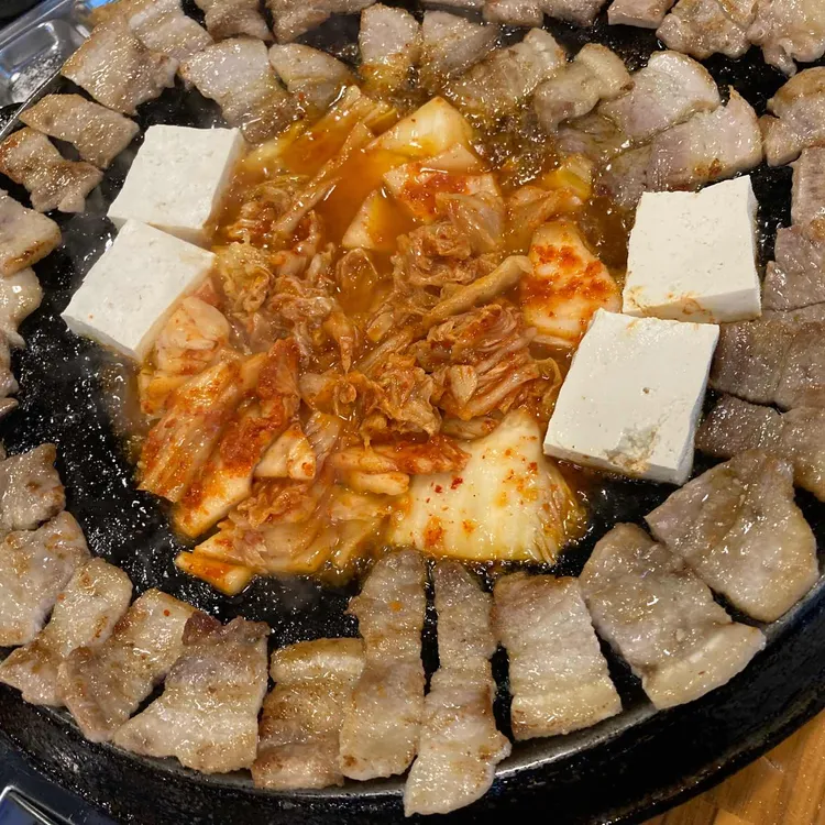 무쇠김치삼겹 대표 사진