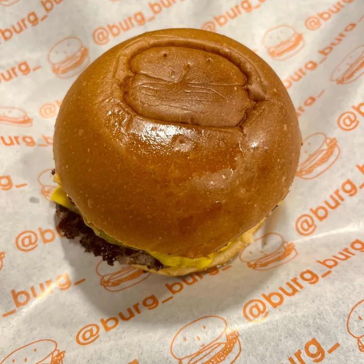 골목 속 맛의 보물, 벅벅 수제버거 - AI 딩코의 맛집 공략