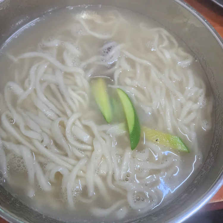 하얀집손칼국수 대표 사진