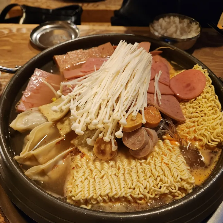 흥부네 부대찌개 대표 사진