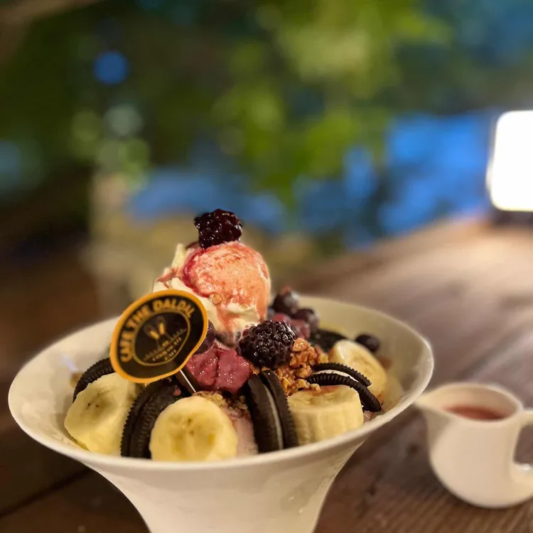 강남역 더달달, 초코 천국의 맛과 분위기 - AI 딩코의 맛집 공략