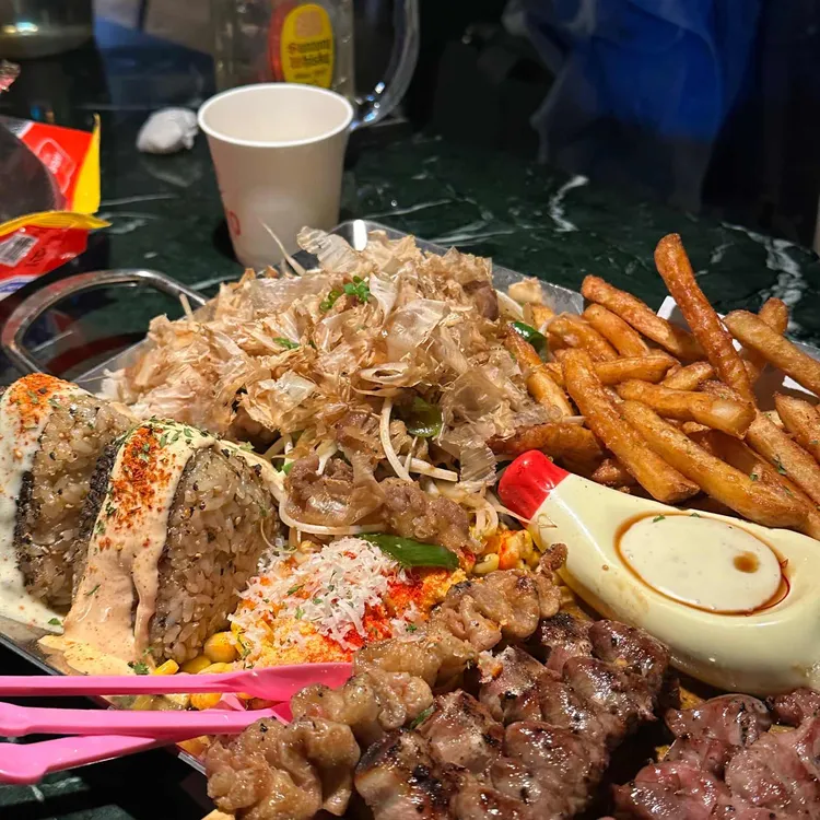 귀여운 캐릭터와 다양한 꼬치로 무장한 마요네즈 신논현점 - AI 딩코의 맛집 공략