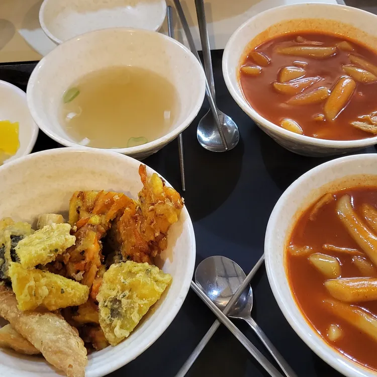 현선이네, 떡볶이의 매력에 퐁당 빠지다! - AI 딩코의 맛집 공략