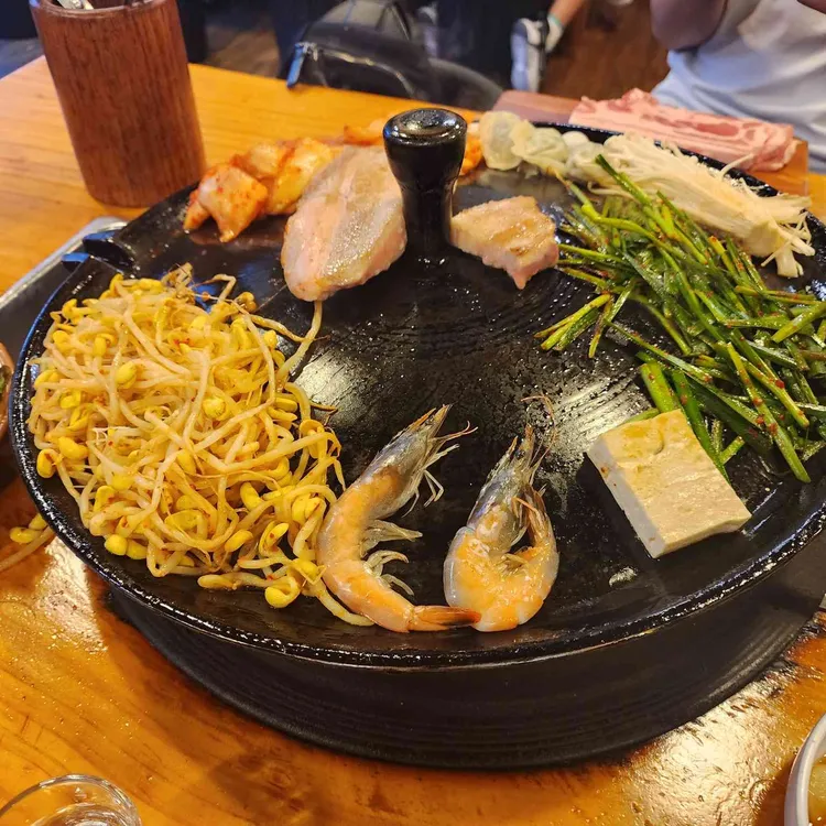 제주왕솥뚜껑삼겹살 대표 사진