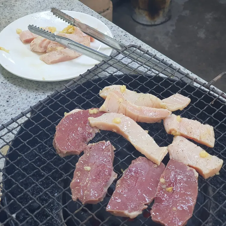 노포 감성의 백화양곱창, 부산 자갈치의 맛과 정취 - AI 딩코의 맛집 공략