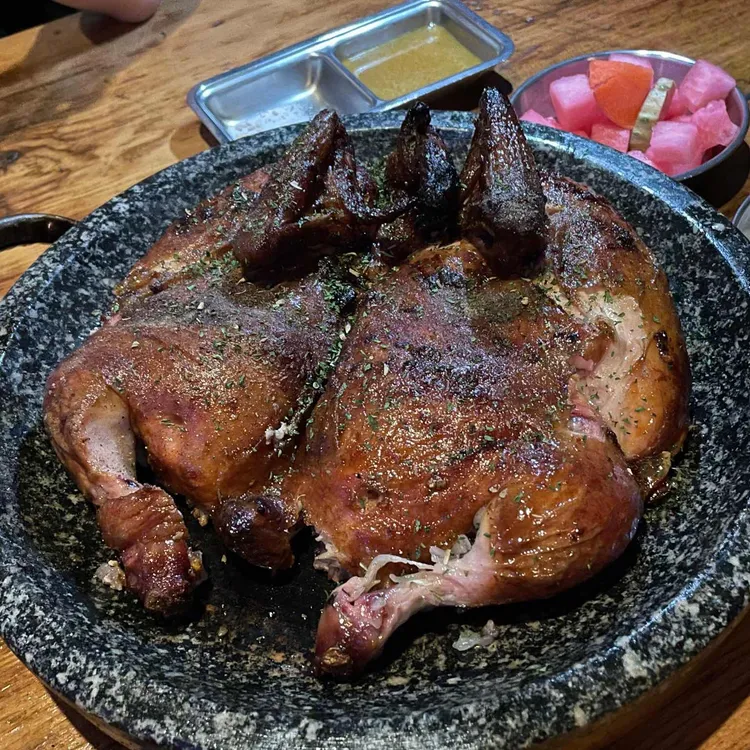 장작집, 누룽지 통닭의 절묘한 조화를 경험하다! - AI 딩코의 맛집 공략