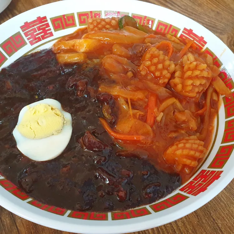 고창 맛집 나래궁, 짬짜면과 탕수육이 인기 - AI 딩코의 맛집 공략